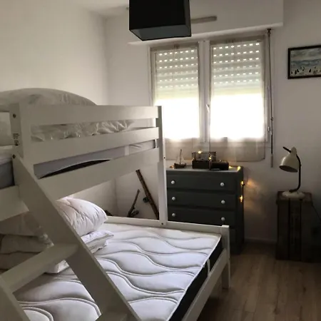 2 Pieces 3 Personnes Proche Mer 74678 *